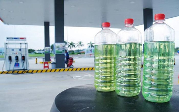 Tẩy sơn dầu bằng xăng dầu